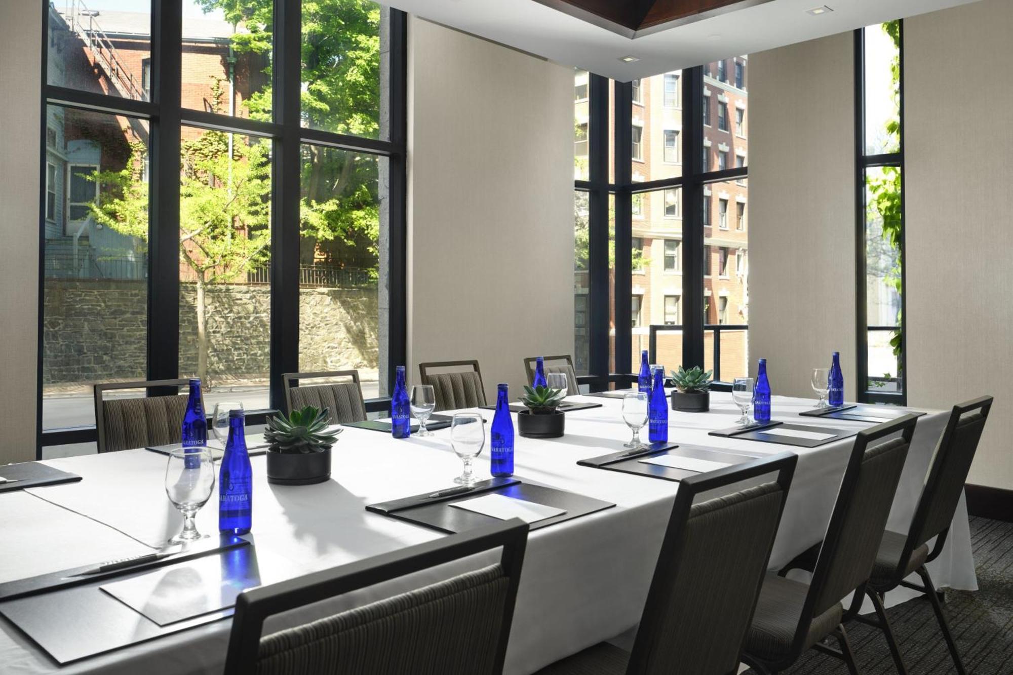 Отель The Westin Portland Harborview Экстерьер фото